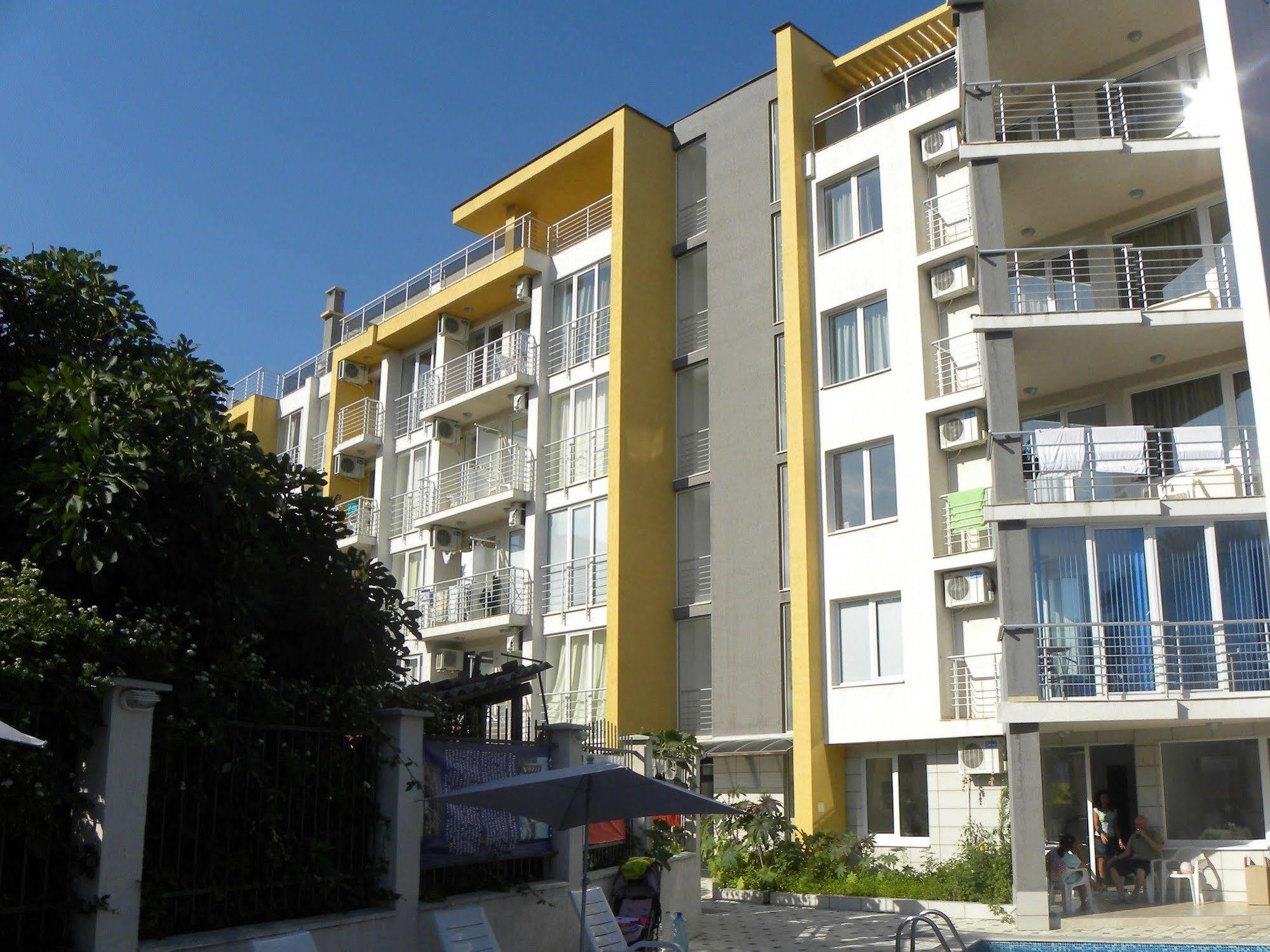Apartcomplex New Tawn Обзор Экстерьер фото